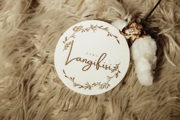 WhatsApp Image 2025-08-20 at 15.58.52_df37bd94 Elegant Baby Name Plaque – "Baby Langifisi" with Wreath Design